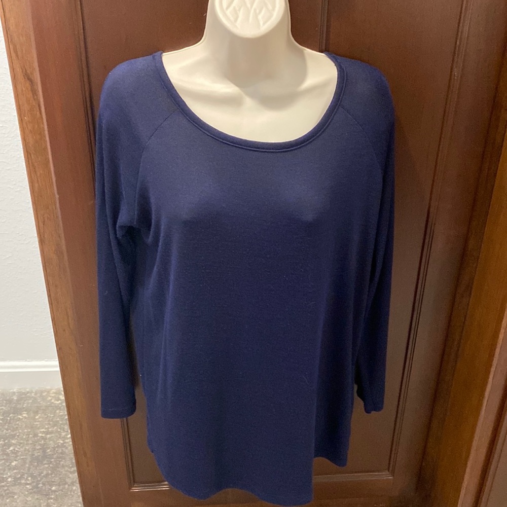 H & M NAVY LONG SLEEVE TOP TSHIRT / KNIT